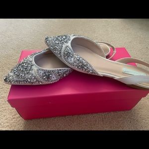 Betsey Johnson Molly Ivory Satin Crystal Silver 8.5 Bridal Flats Slingbacks